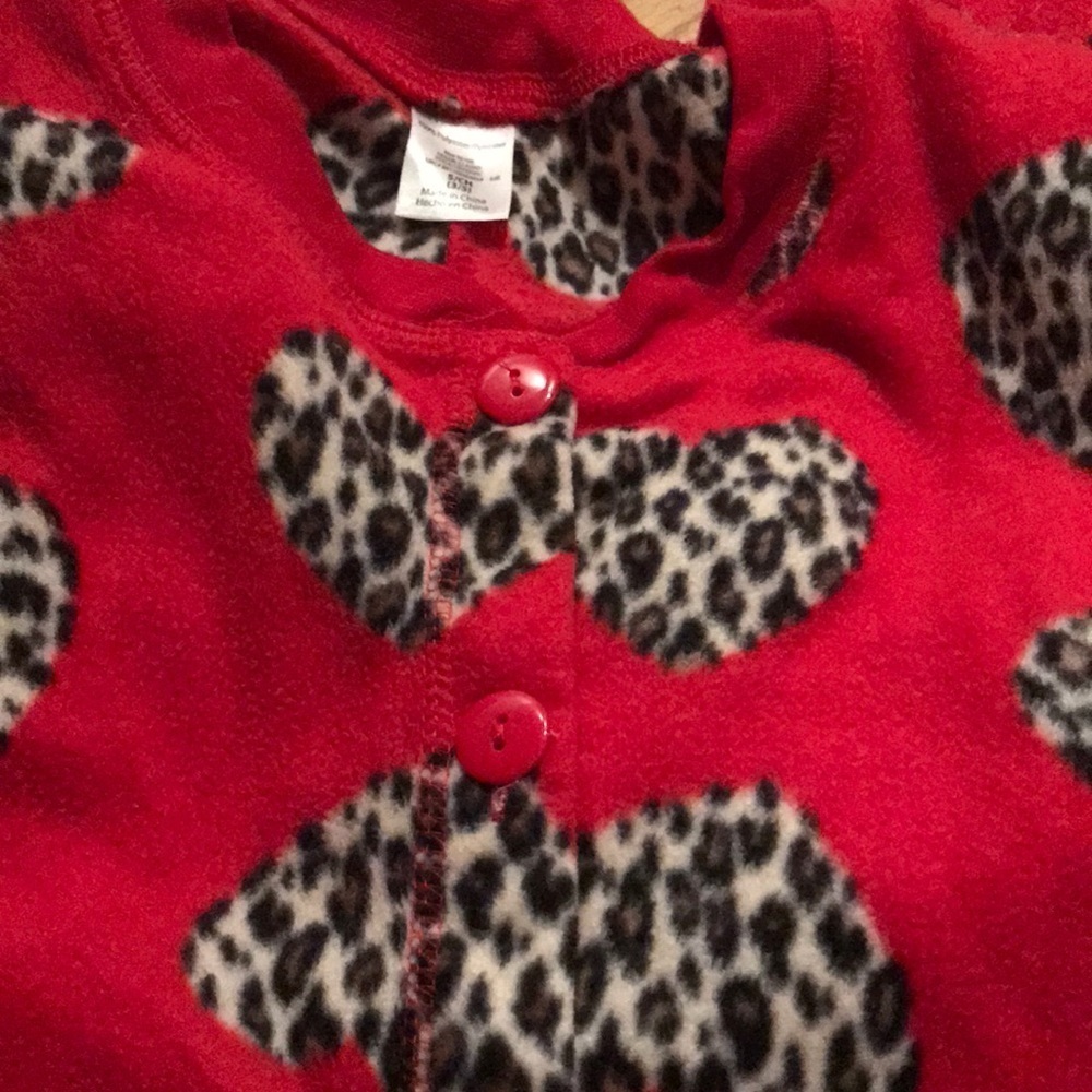 Valentine’s Leopard Heart Pajamas Onesie Longhorns size small